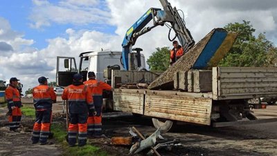 На Харківщині очистили понад 180 км доріг (ФОТО)