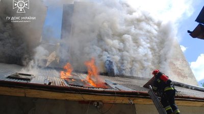 У центрі Львова ліквідували пожежу в житловому будинку