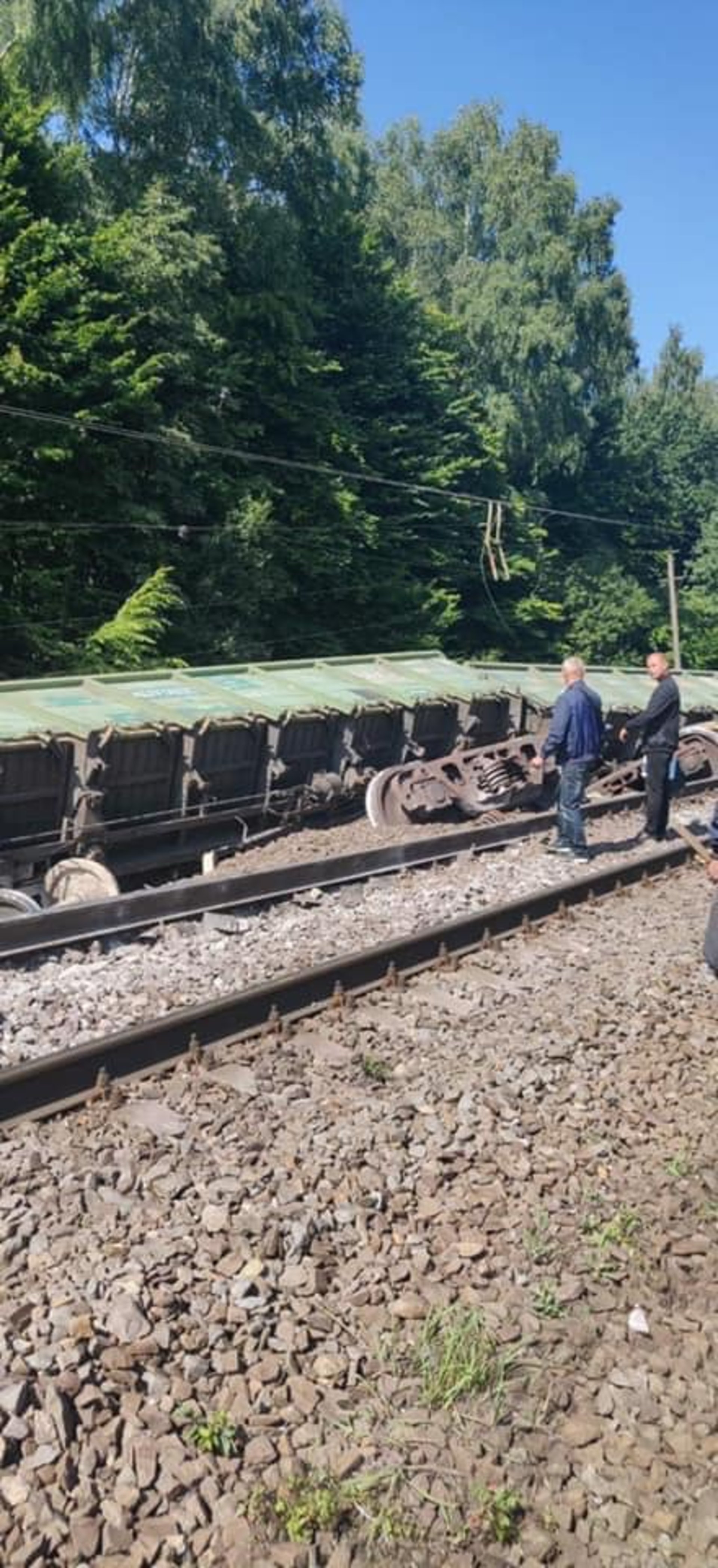 Укрзалізниця встановлює причини сходу вагонів вантажного поїзда на Львівщині