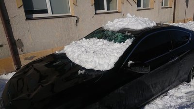 У Львові біля сервісного центру МВС знищили автомобілі (ФОТО)