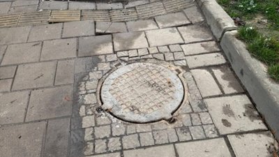 У Львові у спальному районі провалюється асфальт