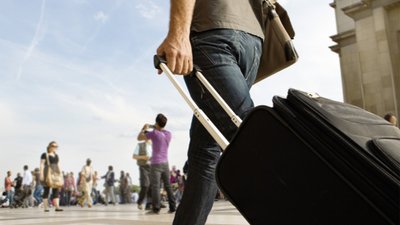 Петиція щодо виїзду за кордон студентів-чоловіків набрала необхідних 25 тис. голосів