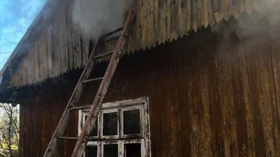 На Львівщині горів будинок (ФОТО)