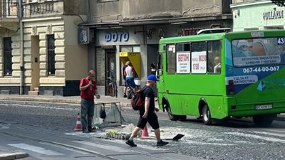 У Львові на Франка розлітається бруківка (ФОТО)