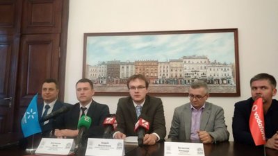 Від сьогодні у львівському електротранспорті можна оплатити проїзд через смс: як це працює