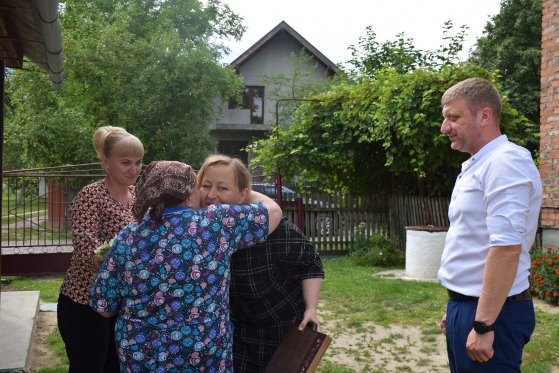 Самардак привітав із Днем народження маму загиблого Героя