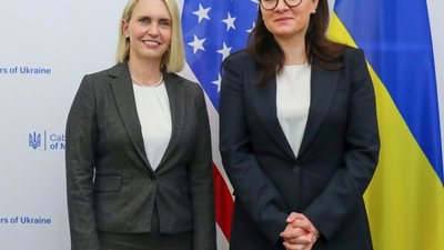 Де $40 млрд, які обіцяв Байден Україні: у посольстві США розповіли, скільки грошей вже в Києві