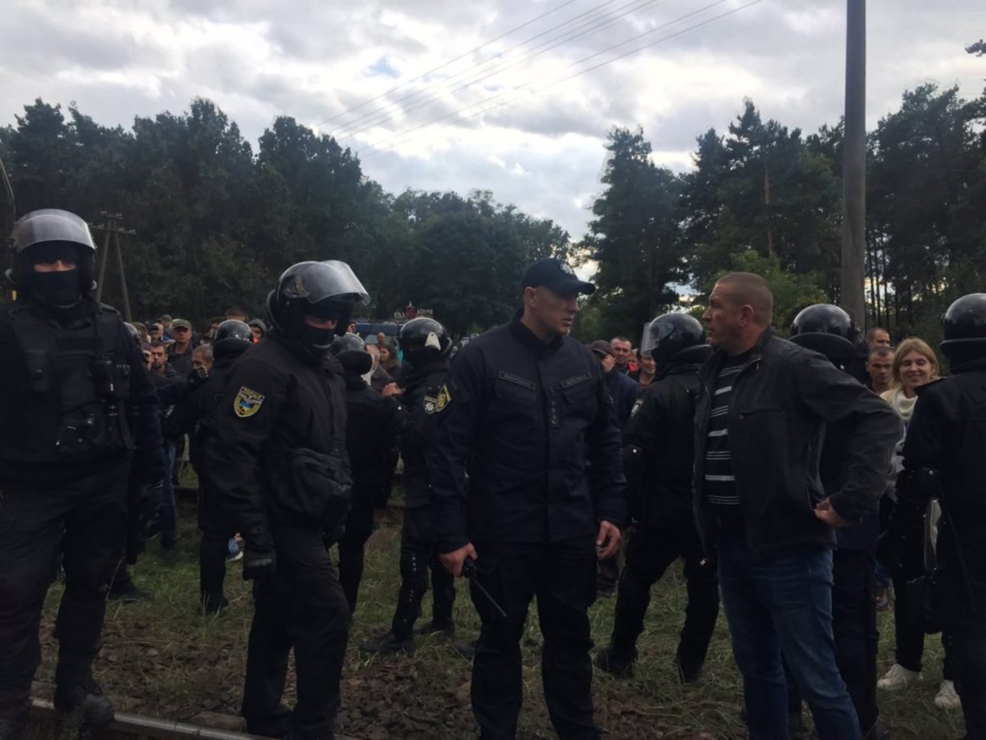На Львівщині під час заходів з розблокування руху поїздів постраждало восьмеро поліцейських, - МВС