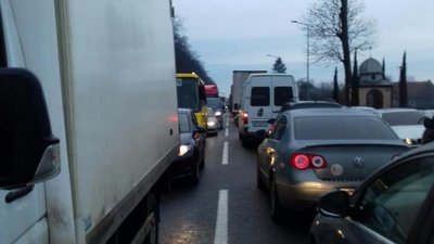 На Львівщині виникли черги до кордону із Польщею