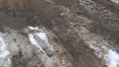 У Львові вулиця перетворилась на болото