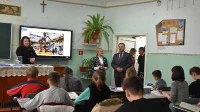 Синютка оглянув опорну школу на Львівщині