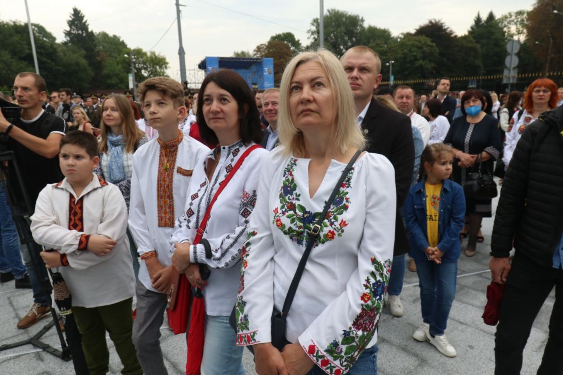 У Львові на найбільшому флагштоку за 12 млн грн урочисто підняли прапор України, фото ЛМР