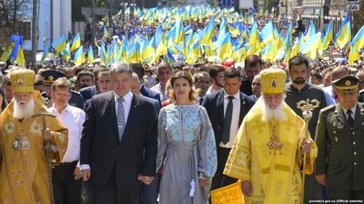 Для нас, українців, власна церква - гарантія нашої духовної свободи і злагоди, - Порошенко