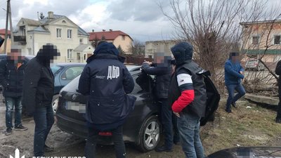 На Львівщині посадовець Нацполіції попався на торгівлі наркотиками (ФОТО)