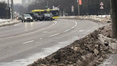 У Львові на Пасічній не розминулись автомобілі