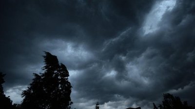 На Львівщину суне шторм