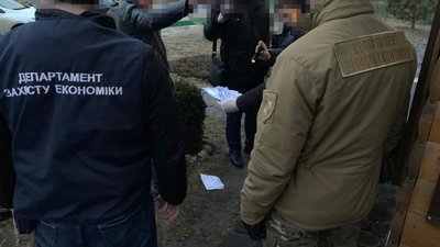 На Львівщині депутат попався на хабарі