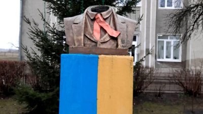 В Івано-Франківську відрізали голову пам’ятнику Тараса Шевченка (ФОТО)