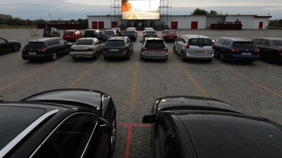 У Львові запрацювали два автокінотеатри (ФОТО)