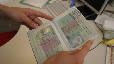 Генконсульство Чехії у Львові відновило видачу робочих віз українцям