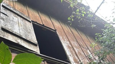 На Львівщині жінка штовхнула чоловіка з горища (ФОТО)
