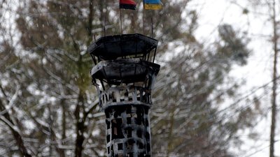 У Львові з'явилась копія диспетчерської вежі Донецького аеропорту (ФОТО)