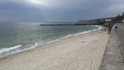 Курортникам: стан морської води біля найбільших пляжів Одещини не відповідає вимогам