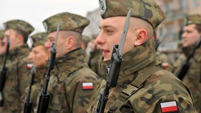 Польща розгортає війська на кордоні з Україною