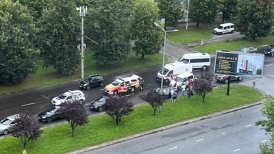У Львові на Науковій не розминулись автомобілі