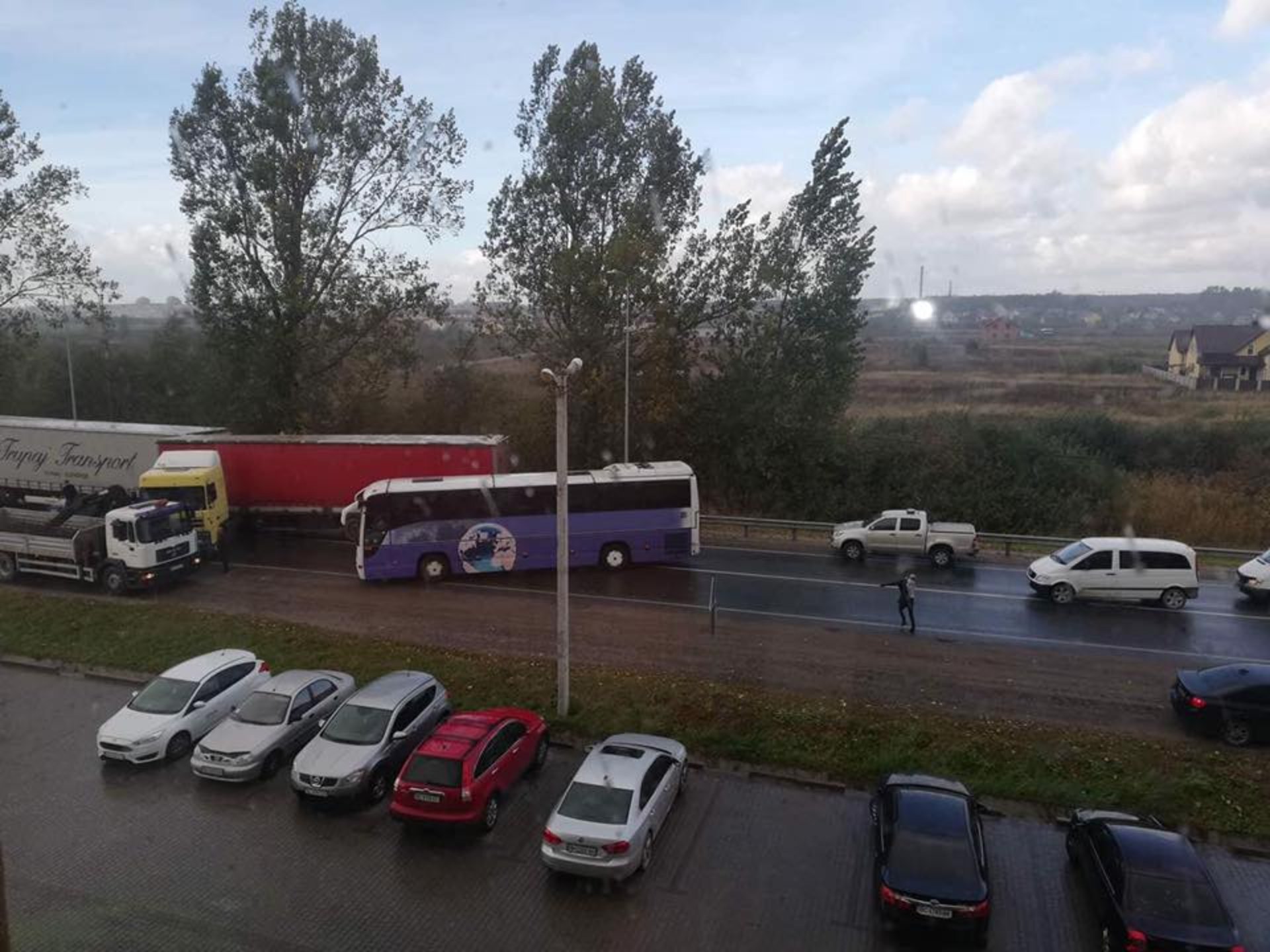 Біля Львова не розминулись вантажівки. Фото Варта-1