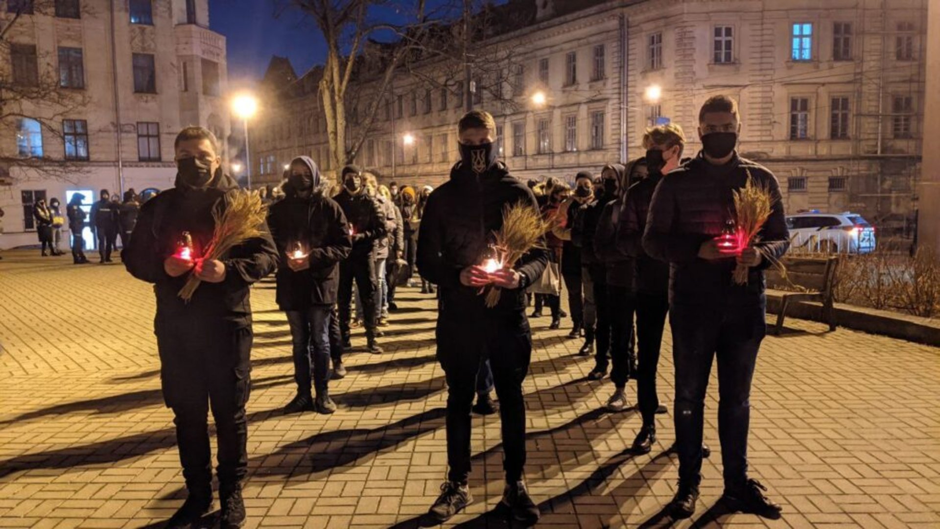 У Львові відбулась мовчазна хода у пам’ять про жертв Голодомору, фото Нацкорпусу