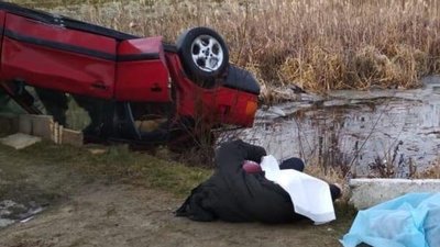 На Львівщині з озера підняли іномарку з людськими тілами (ОНОВЛЕНО)