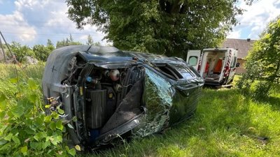 На Львівщині чоловік перекинув автомобіль і загинув