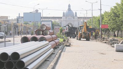 У Львові розрили вулицю Чернівецьку (ФОТОРЕПОРТАЖ)