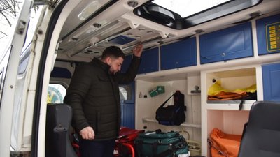 На Харківщину передали автомобілі для фронтових потреб (ФОТО)