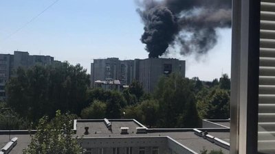 У Львові виникла пожежа на даху багатоповерхівки (ФОТО, ВІДЕО)