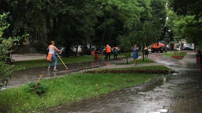 У Львові комунальники помили вулиці міста (ФОТОРЕПОРТАЖ)