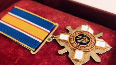 Зеленський відзначив 168 українських захисників і захисниць державними нагородами