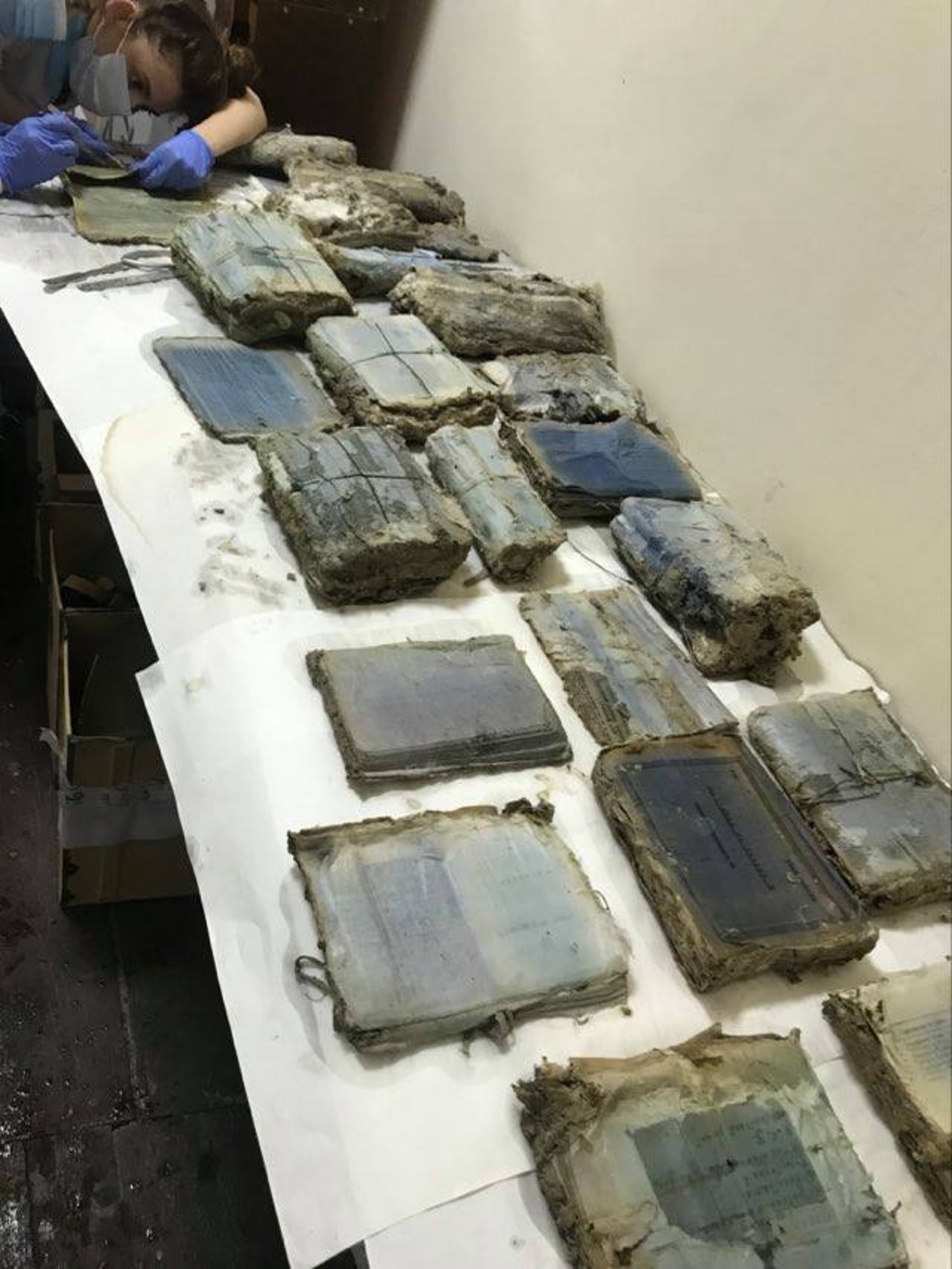 На Тернопільщині викопали архів ОУН