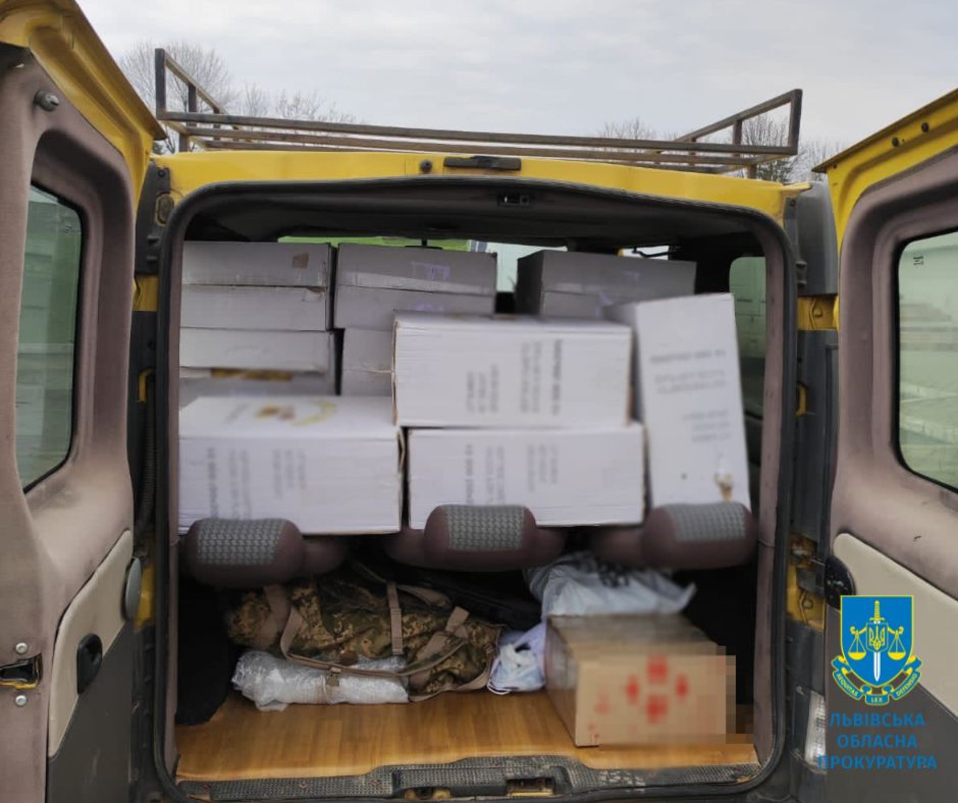 Захисникам передали 25 000 пачок сигарет