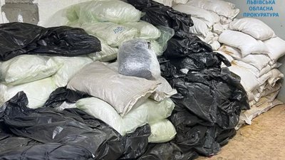 На Одещині ліквідовано підпільну тютюнову фабрику із щомісячним доходом 12 млн грн