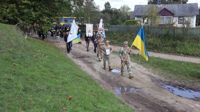 У Лелехівці провели в останню путь Героя Романа Качмара