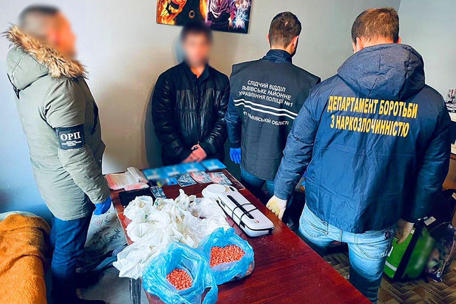 На Львівщині викрили міжнародний канал постачання наркотиків