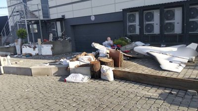 У Сокільниках на тротуарі знайшли безпілотник