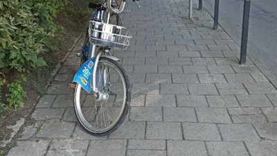 У Львові на тротуарі паркують велосипеди (ФОТО)