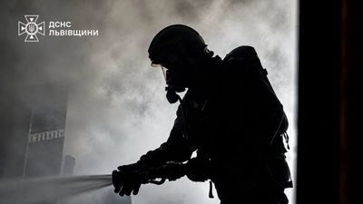 У Новояворівську горів балкон дев'ятиповерхівки