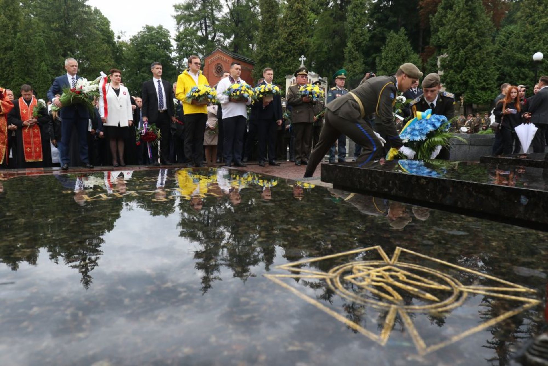 На Личаківському цвинтарі вшанували пам’ять новітніх Героїв, фото ЛМР