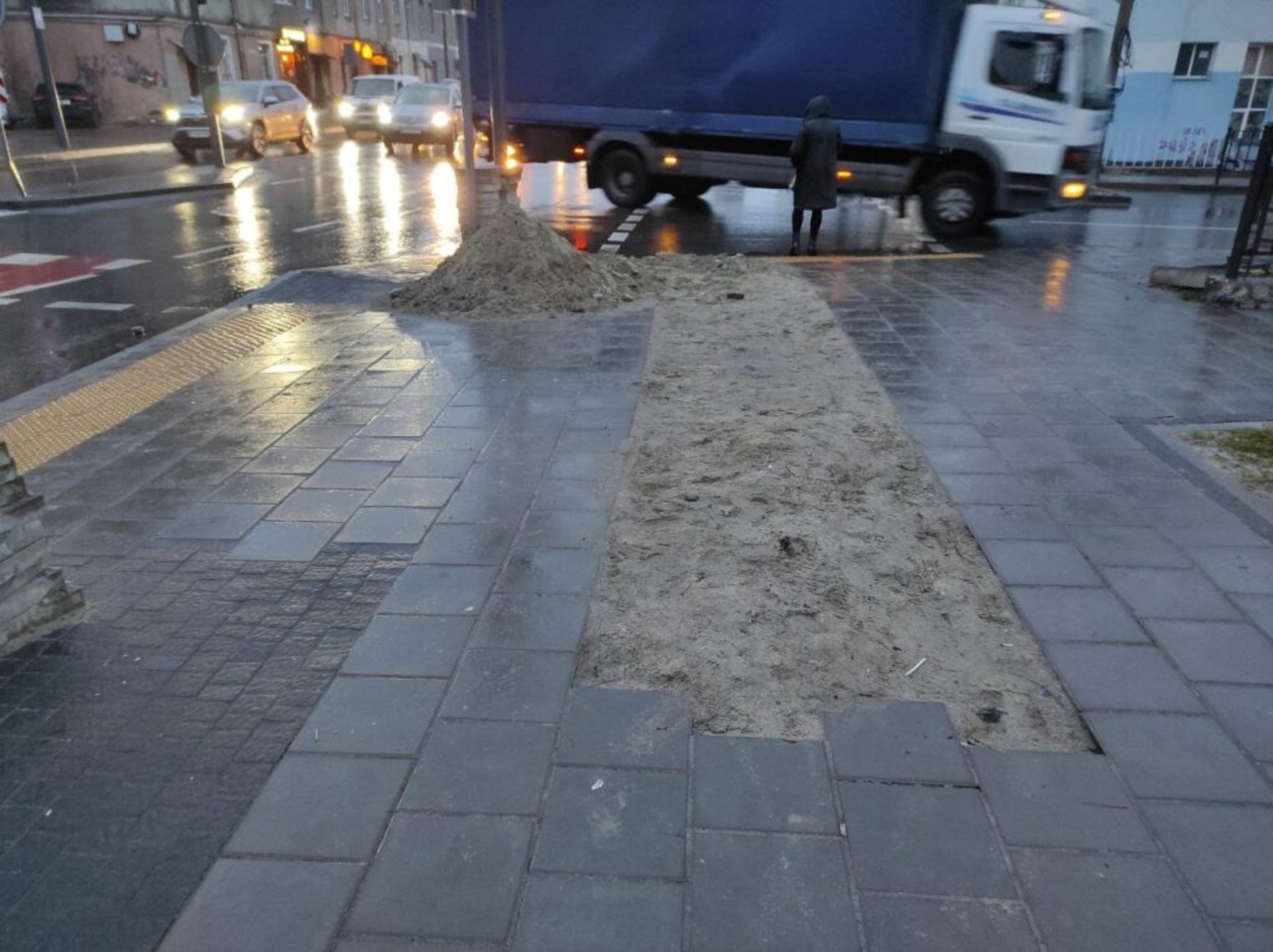 У Львові розповіли про недоліки ремонту вулиці Богдана Хмельницького, фото Зручне місто