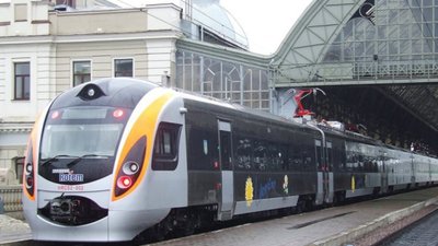 Додатковий швидкісний поїзд Київ - Львів курсуватиме  5 і 6 травня