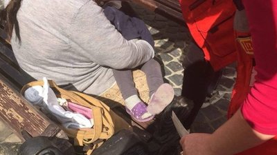 Дитину, з якою жебракували на вулицях Львова, не змогли привести до тями